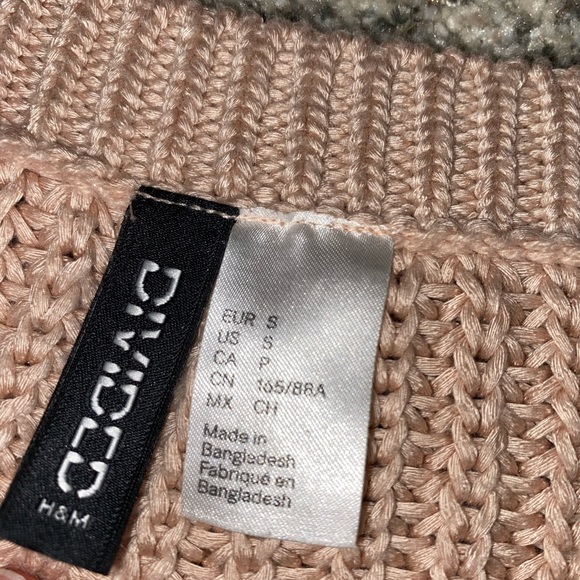 sweater - Picture 3 of 3